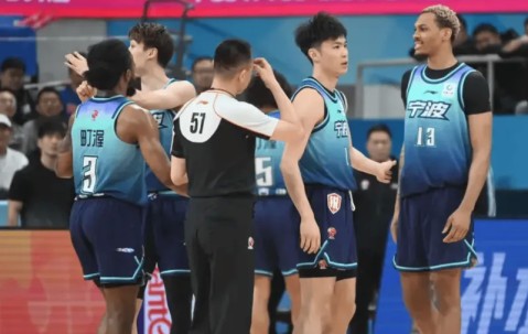 leyu小组-官方：宁波男篮现场观众向场内投掷烟盒杂物，核减经费3万元
